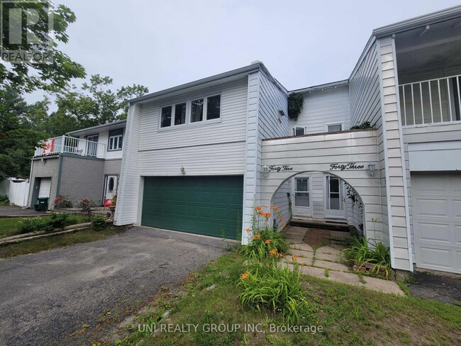 Building Photo - 45 Grady Crescent