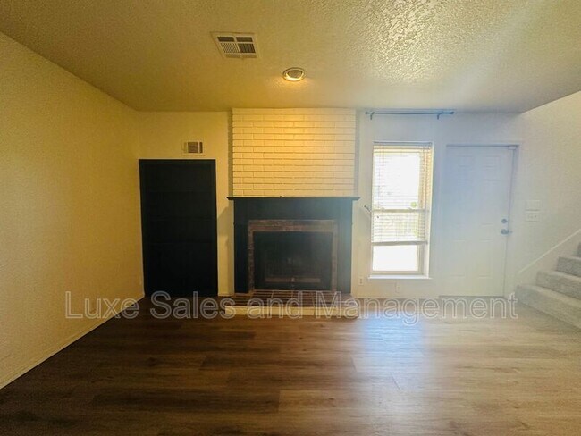 Building Photo - 11413 Springhollow Rd