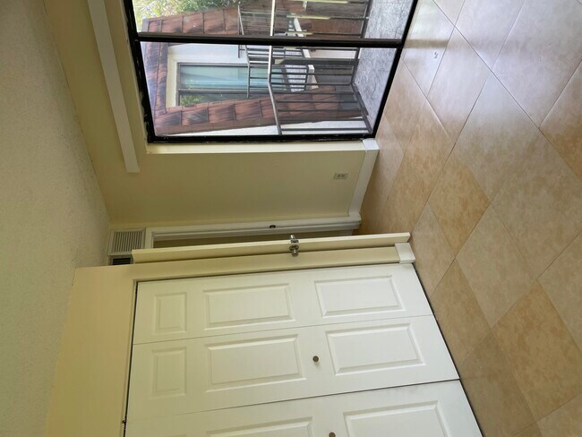 Foto del edificio - 6434 Red Pine Ln