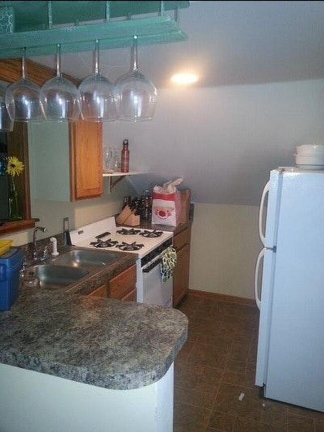 Building Photo - 55 Diamond Ave NE