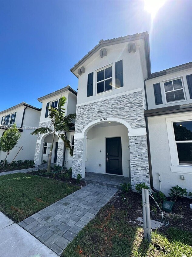 16280 SW 291st St, Unincorporated Dade County, FL 33034 Townhome