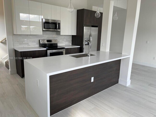 Foto del edificio - 4384 NW 8th Ct