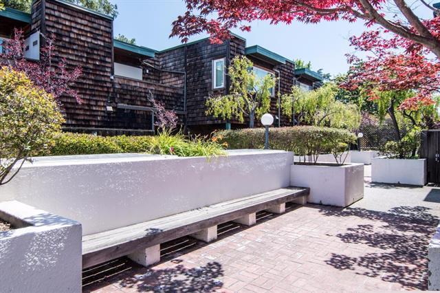Foto del edificio - 633 Forest Ave