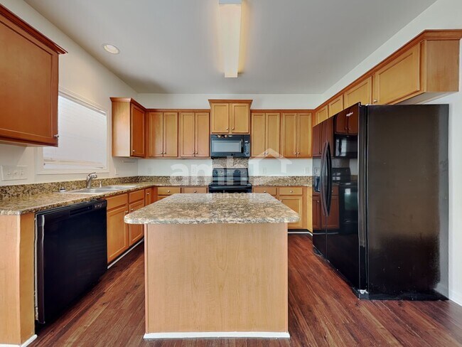 Foto del edificio - 4544 Fairport Ct