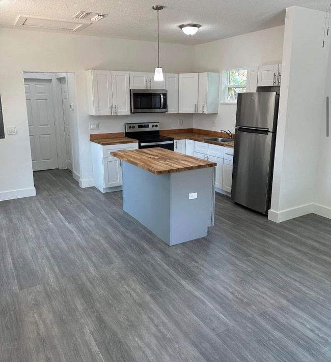 Photo - 701 E Ellicott St House