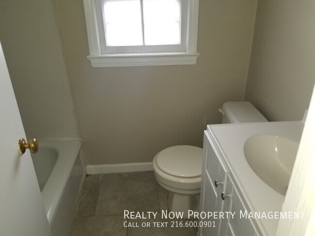 Building Photo - 3555 Gridley Rd