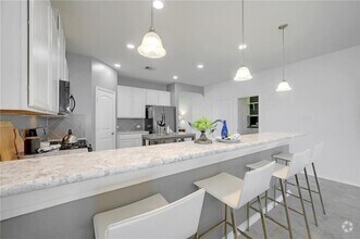 Building Photo - 8012 Gato Ln