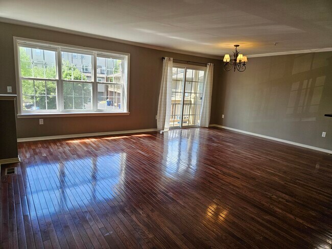 Foto del edificio - 3041 Barclay Wy