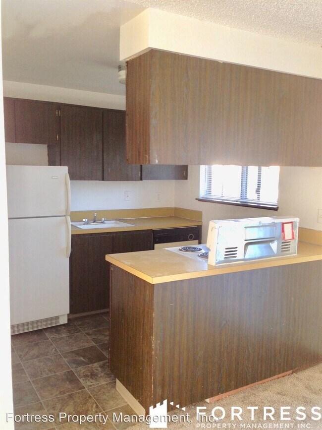 Foto del edificio - 8625-8633 SE Insley St