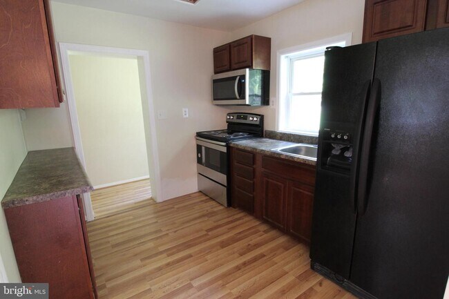 Foto del edificio - 5834 Loreley Beach Rd