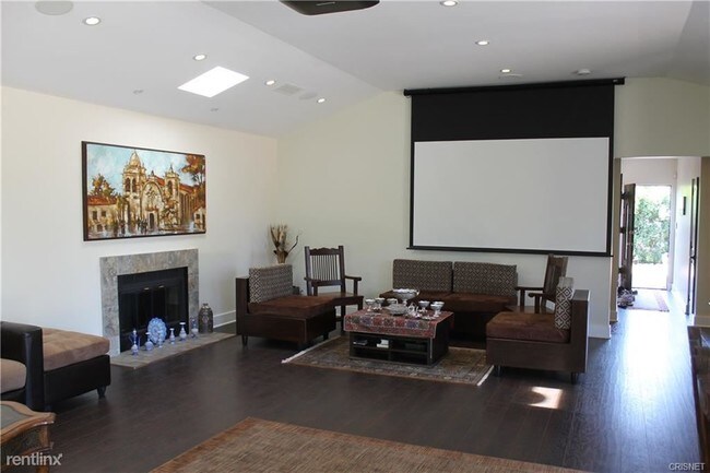 Building Photo - 5 br, 3.5 bath House - 6511 Gloria Ave