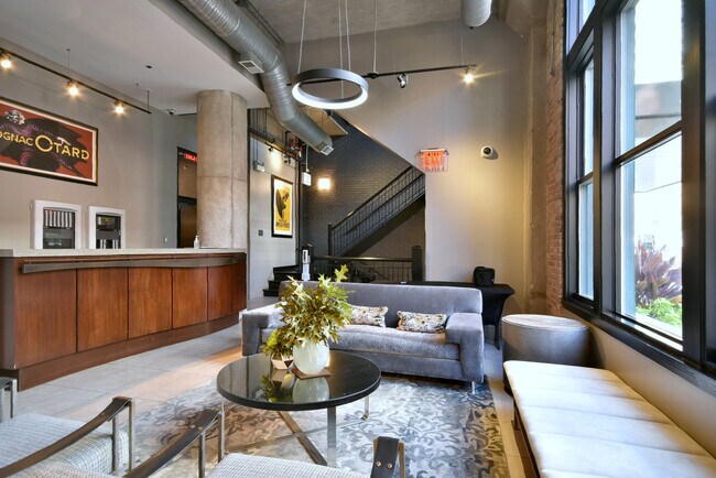 Building Photo - 411 W Ontario St