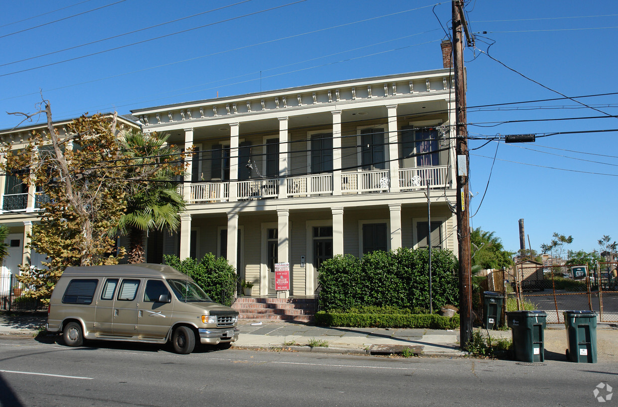 Building Photo - 1560 Magazine St