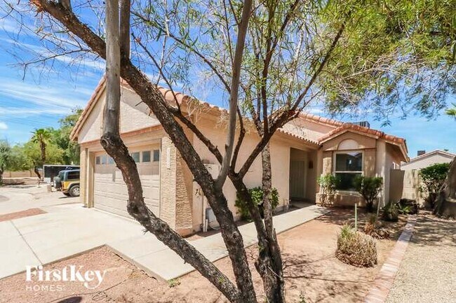 Building Photo - 4052 E Mountain Vista Dr