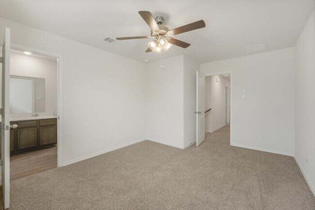 Foto del edificio - 6026 Primrose Rd