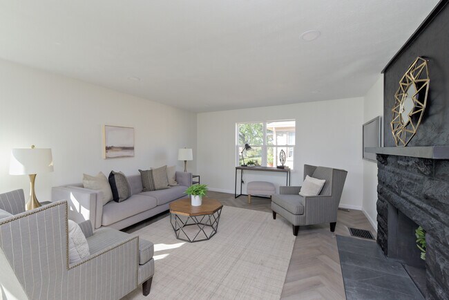 Foto del edificio - 1229 N Irvington Ave