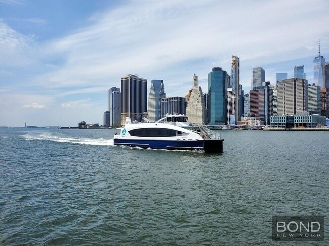 Foto del edificio - 228 E 89th St