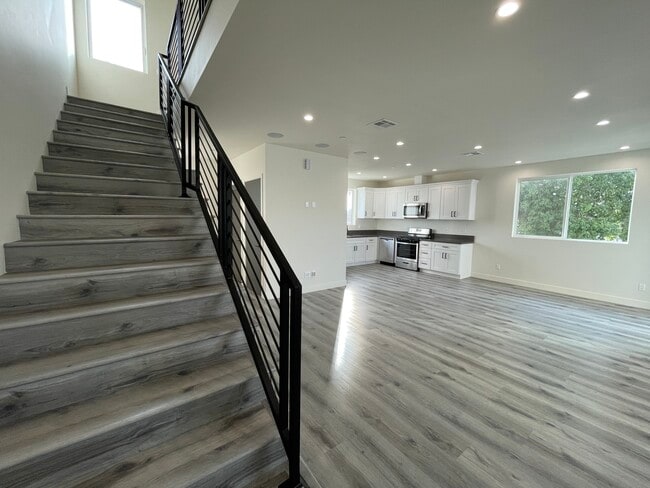Building Photo - 7222 Amigo Ave
