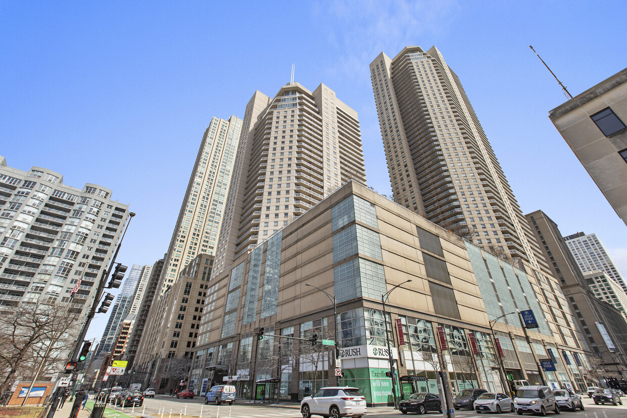 Foto principal - 545 N Dearborn St