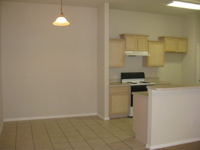 Foto del edificio - 5606 Homestead Rd