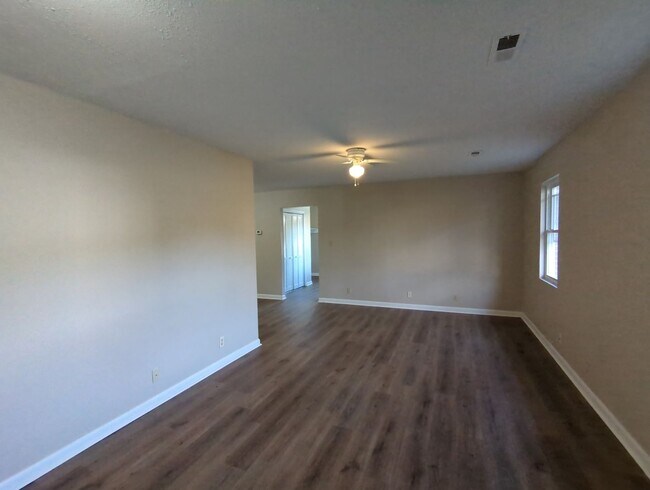 Foto del edificio - 115 Summerfield Rd