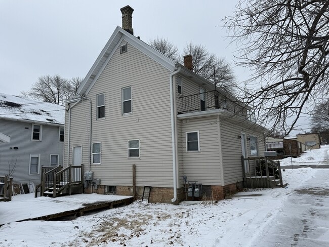 Building Photo - 924 N 10th St