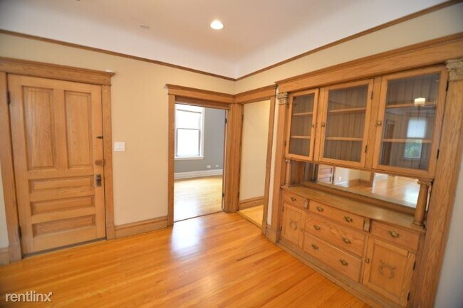 Building Photo - 2451 N Kimball Ave