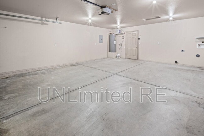 Building Photo - 2470 Constellation Dr