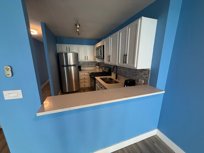 Foto del edificio - 6700 S South Shore Dr