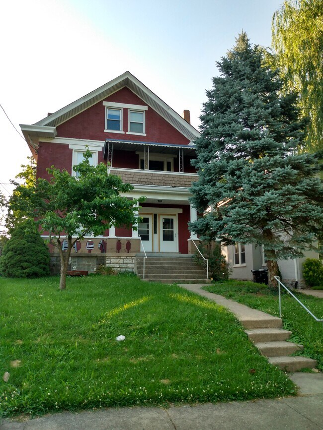 Foto del edificio - 4413 Floral Ave