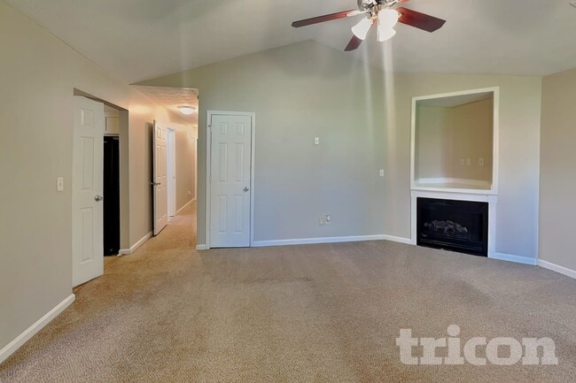 Building Photo - 613 Everlasting Way