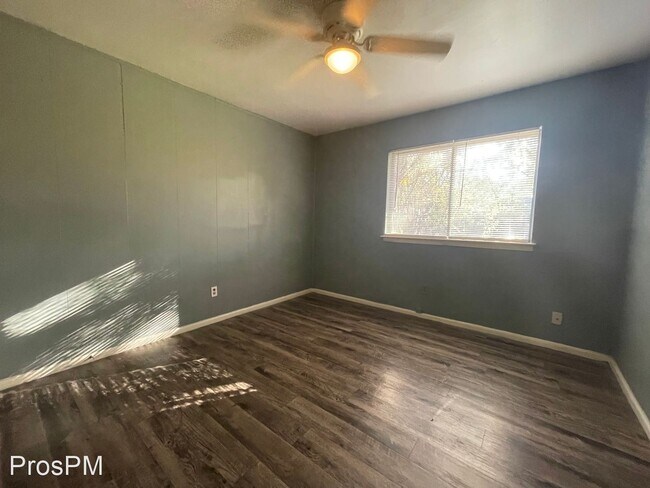 Building Photo - 3 br, 1.5 bath House - 945 Marlene Drive