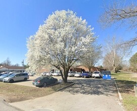 Building Photo - 141 Millar Rd Building Photo - 141 Millar Rd