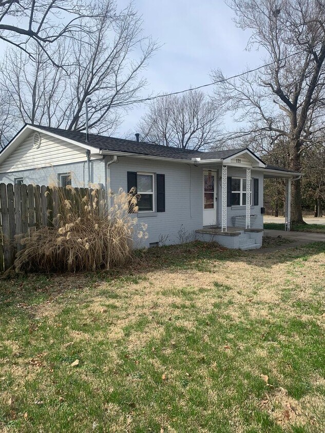 Primary Photo - Charming Two Bedroom Downtown Springdale -