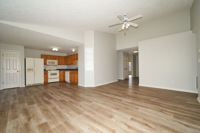 Foto del edificio - Brownsburg Schools and a Fenced Backyard!!