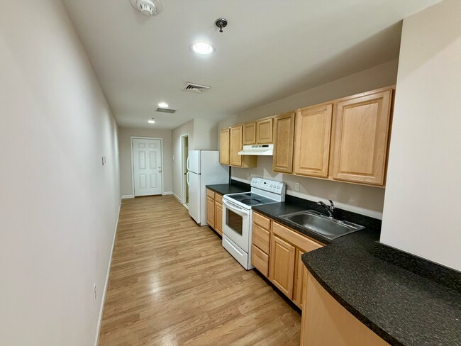 Foto del edificio - Adams Ave.