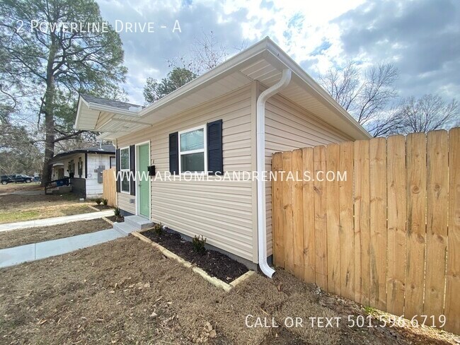 Foto del edificio - 2 Powerline Drive - A | $795 | 2 beds, 1 f...