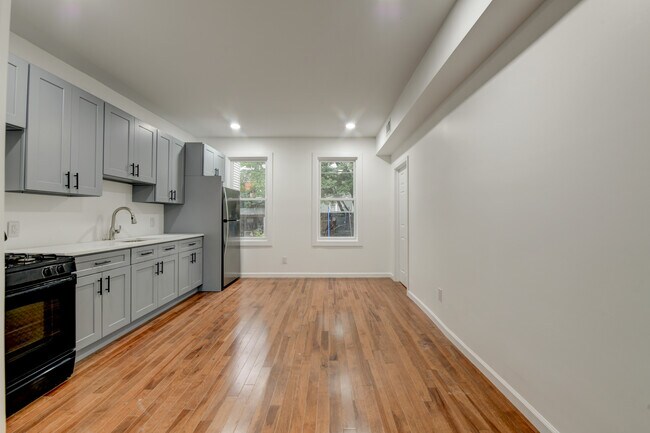 Foto del edificio - 37 Logan Ave