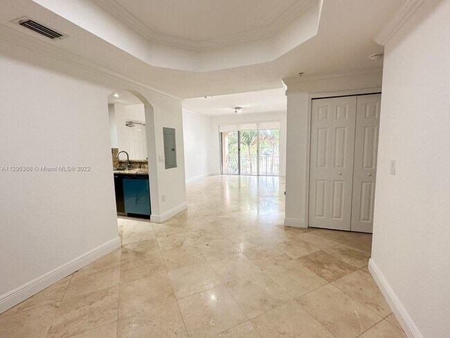 Foto del edificio - 6700 NW 114th Ave