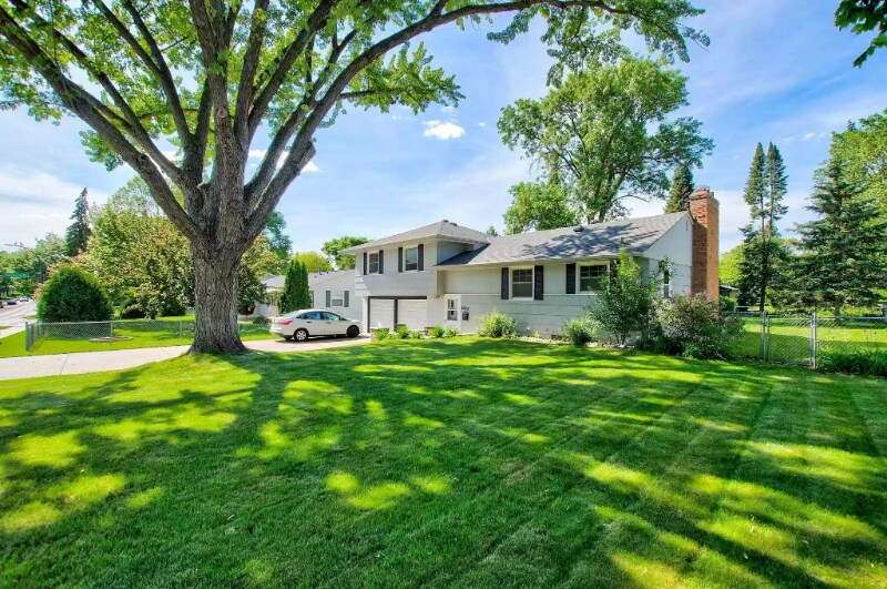 4220 W 70th St, Edina, MN 55435 House Rental in Edina, MN