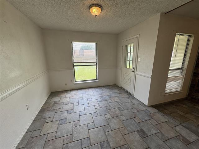 Foto del edificio - 2122 Rainwood Ct