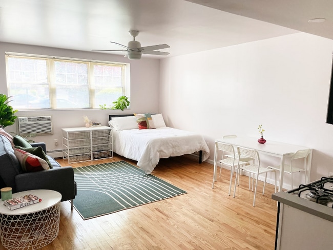 Building Photo - 301-309 4th Ave