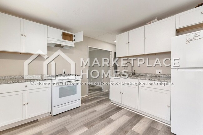 Building Photo - 11108 Studebaker Ave