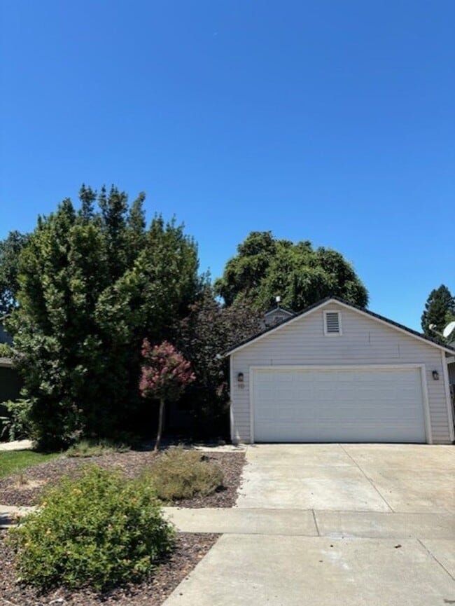 Building Photo - 10 N Valley Ct