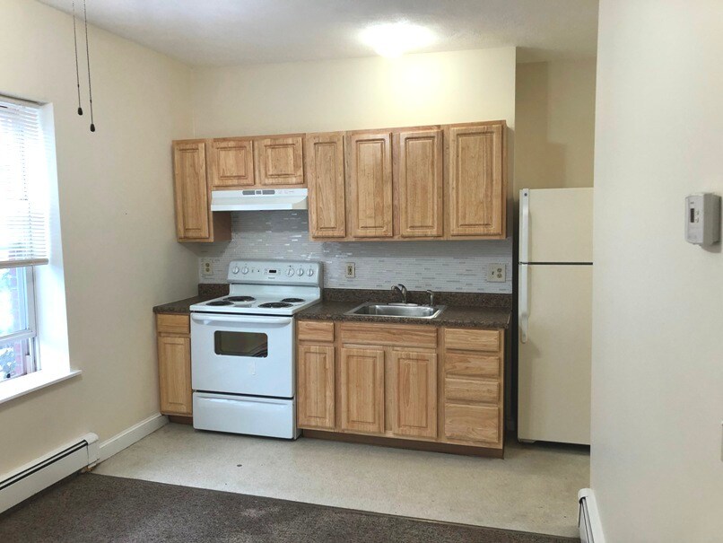 Primary Photo - 112 Berkshire St