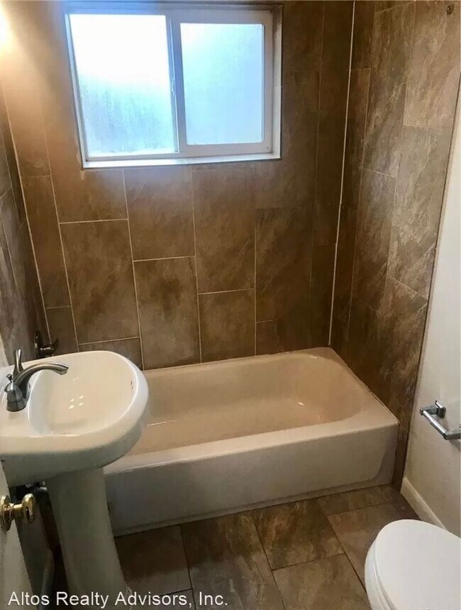 Foto del edificio - 2260-2268 Ames St