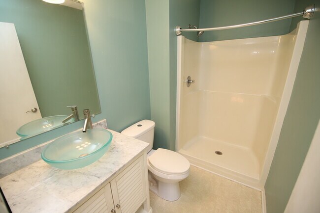 Building Photo - Three bedroom Home is Green Ridge Estates
