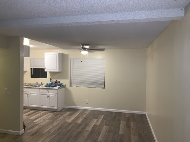 Building Photo - 2435 W Avenue 33