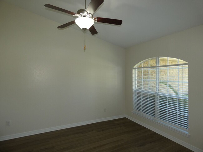 Building Photo - Milton, 4/3, w/ 2553 sqft.