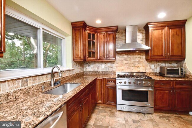 Foto del edificio - 5829 Lebanon Rd